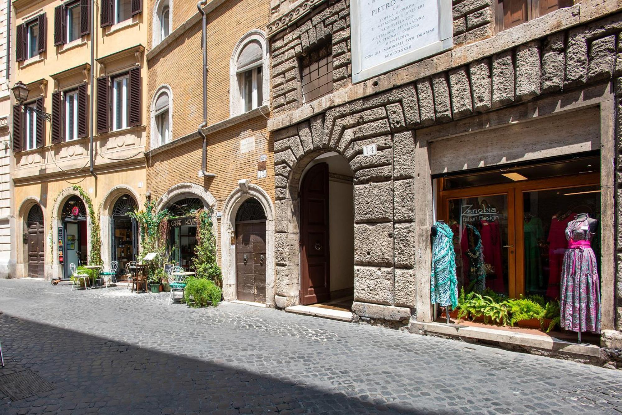 Avila Palace Piazza Navona Rome